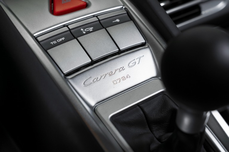 Used-2005-Porsche-Carrera-GT