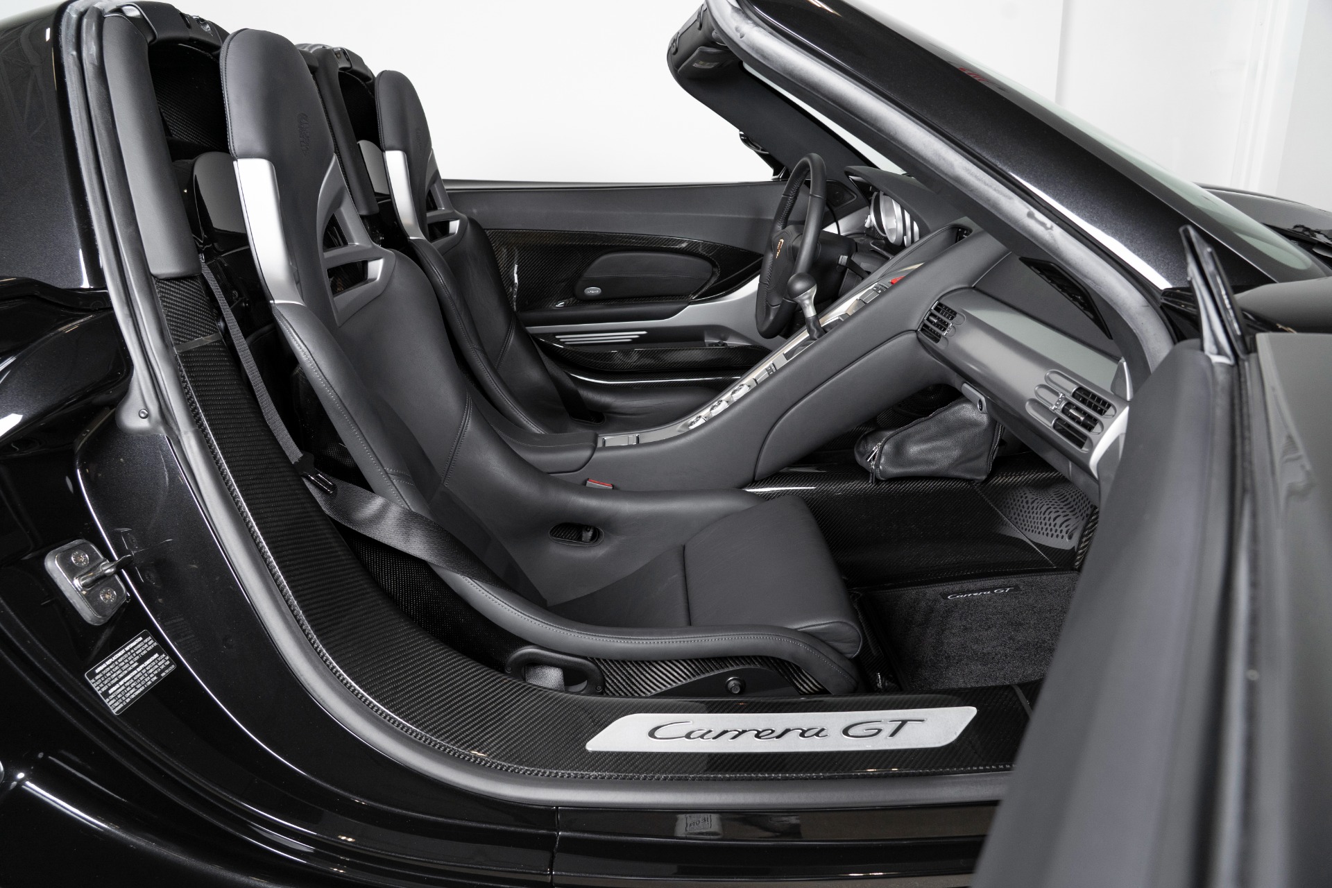 Used-2005-Porsche-Carrera-GT