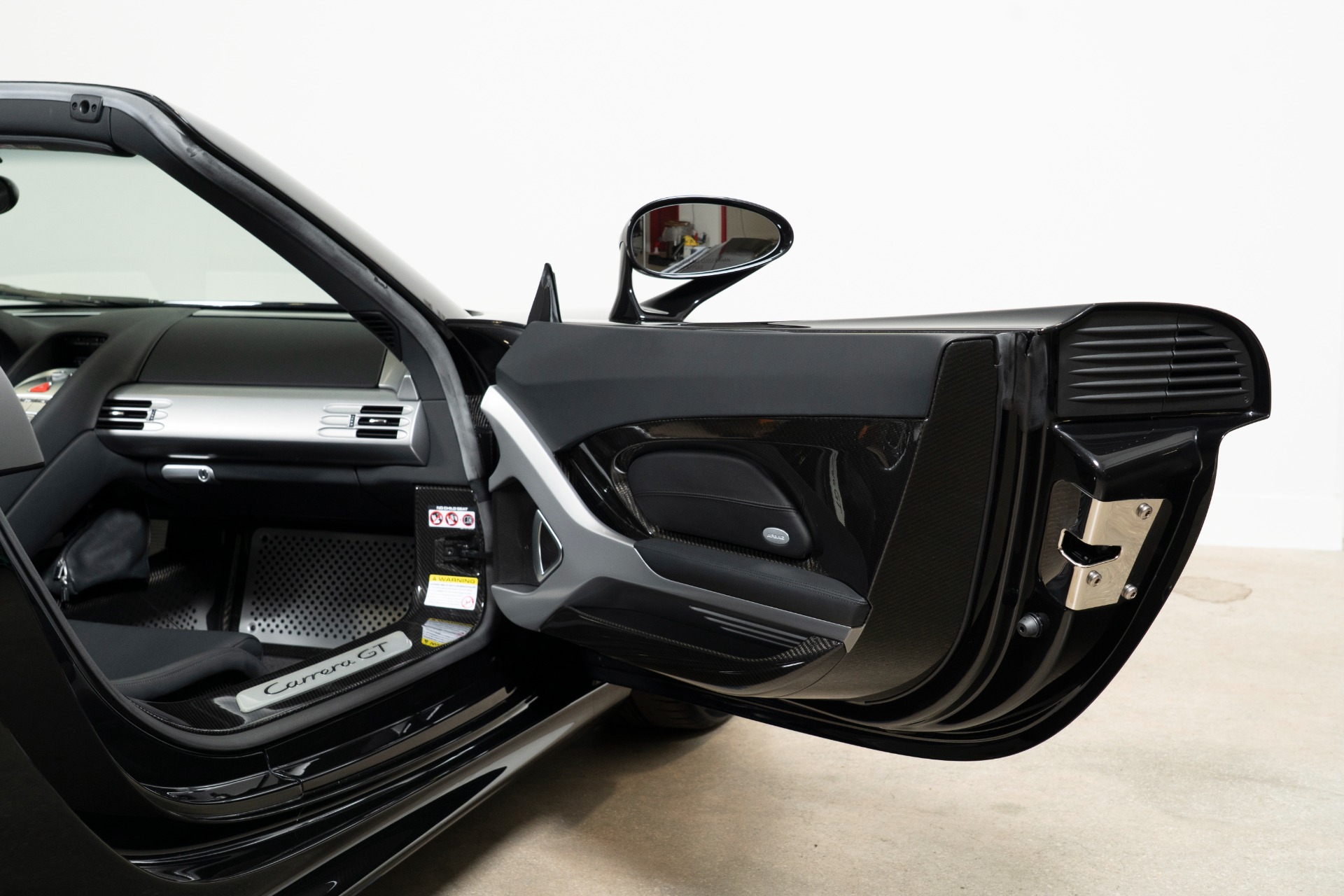 Used-2005-Porsche-Carrera-GT