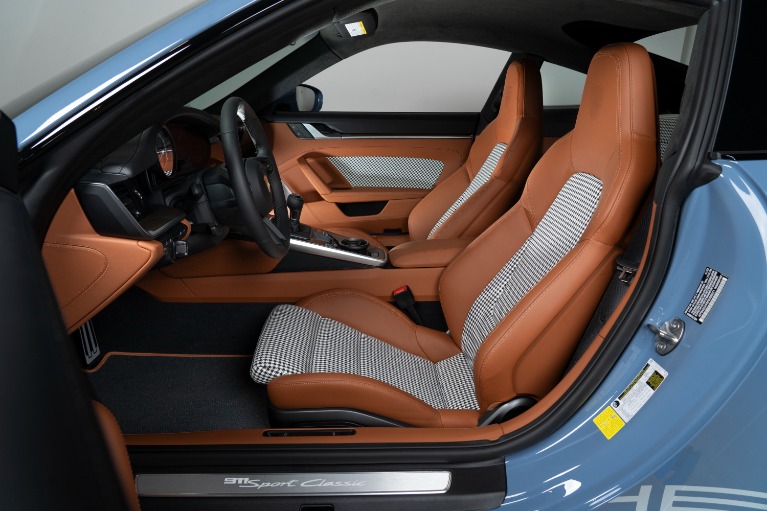 Used-2023-Porsche-911-Sport-Classic