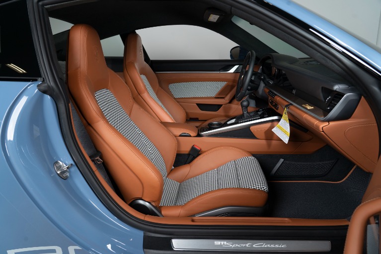Used-2023-Porsche-911-Sport-Classic
