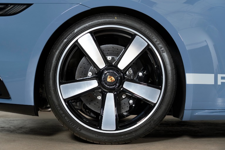 Used-2023-Porsche-911-Sport-Classic