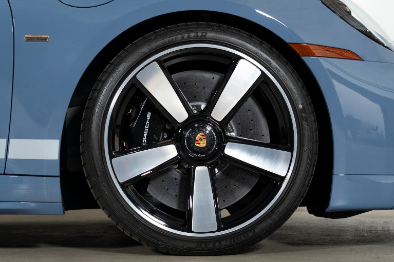 Used-2023-Porsche-911-Sport-Classic
