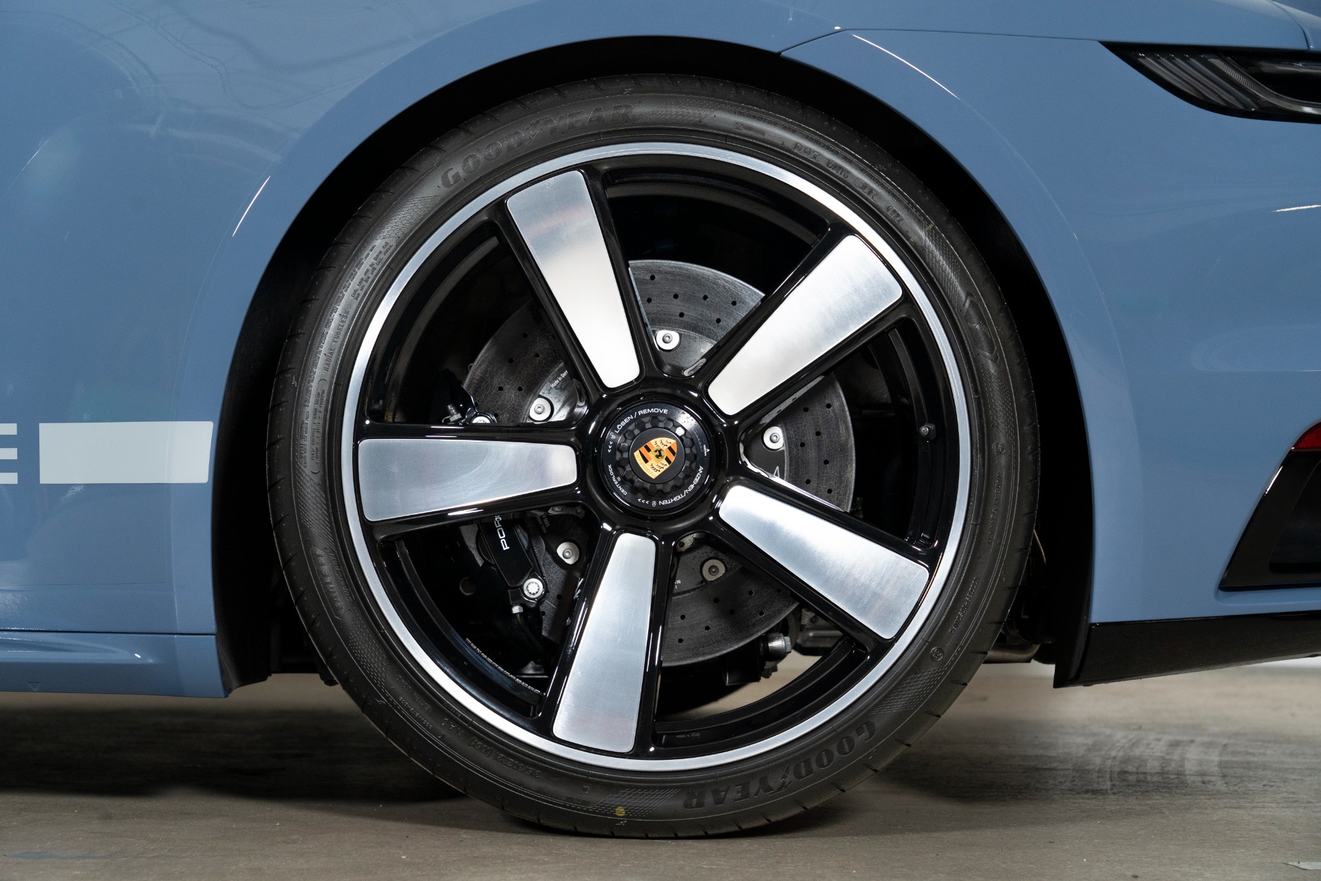 Used-2023-Porsche-911-Sport-Classic