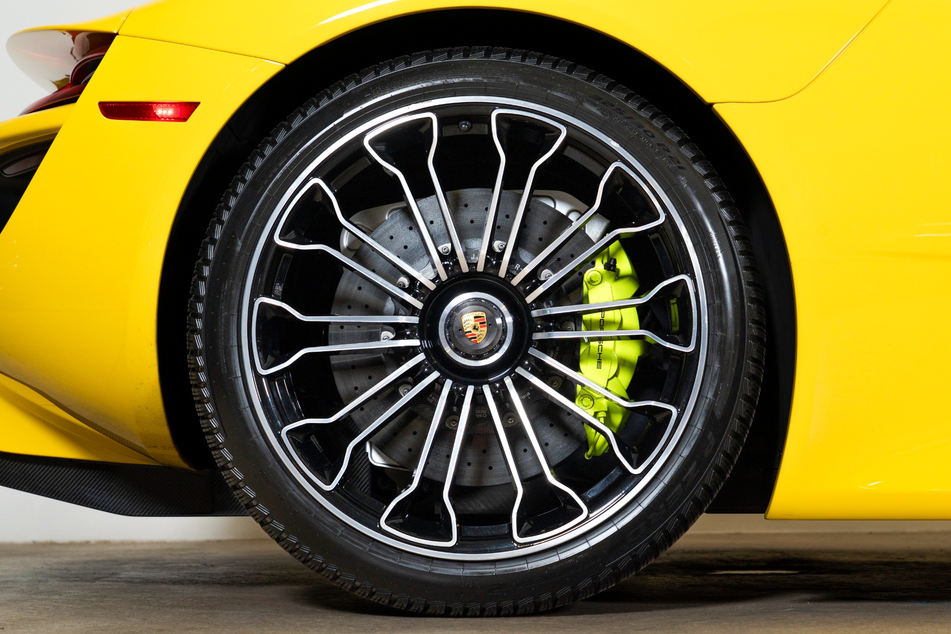 Used-2015-Porsche-918-Spyder