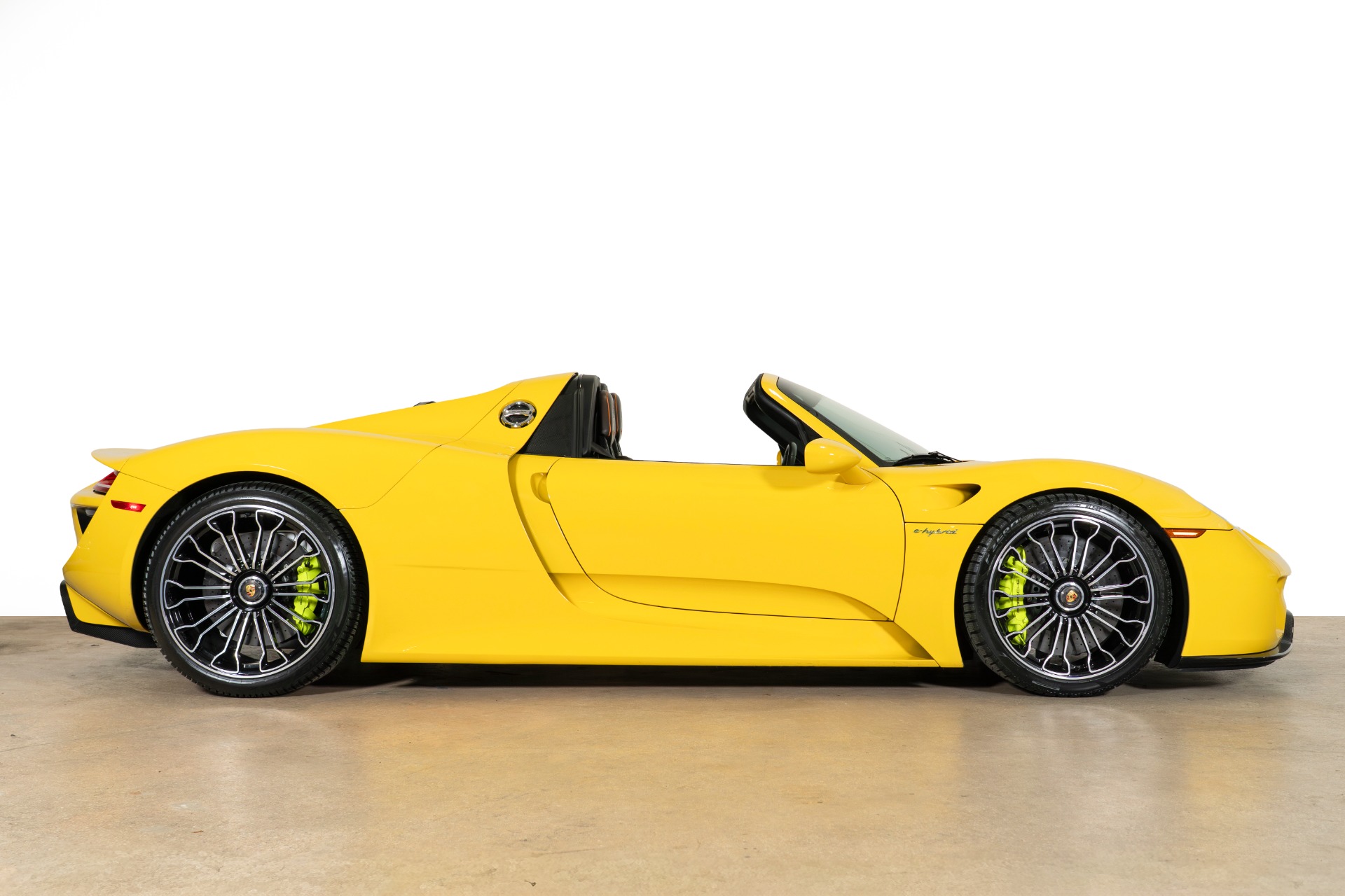 Used-2015-Porsche-918-Spyder