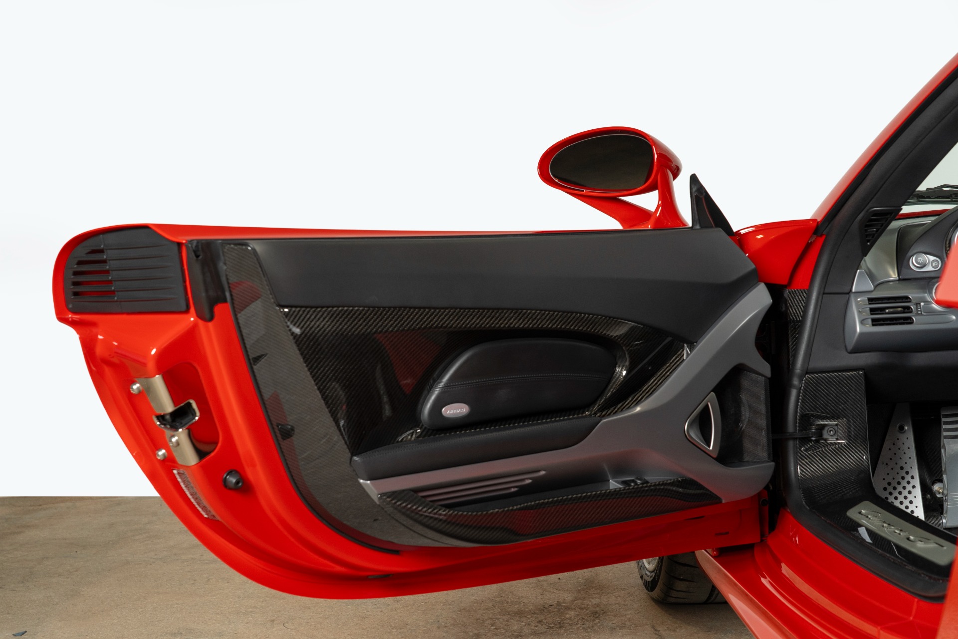 Used-2004-Porsche-Carrera-GT