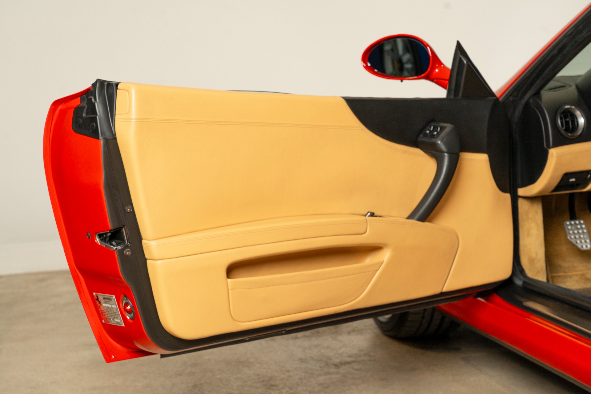 Used-1999-Ferrari-550-Maranello