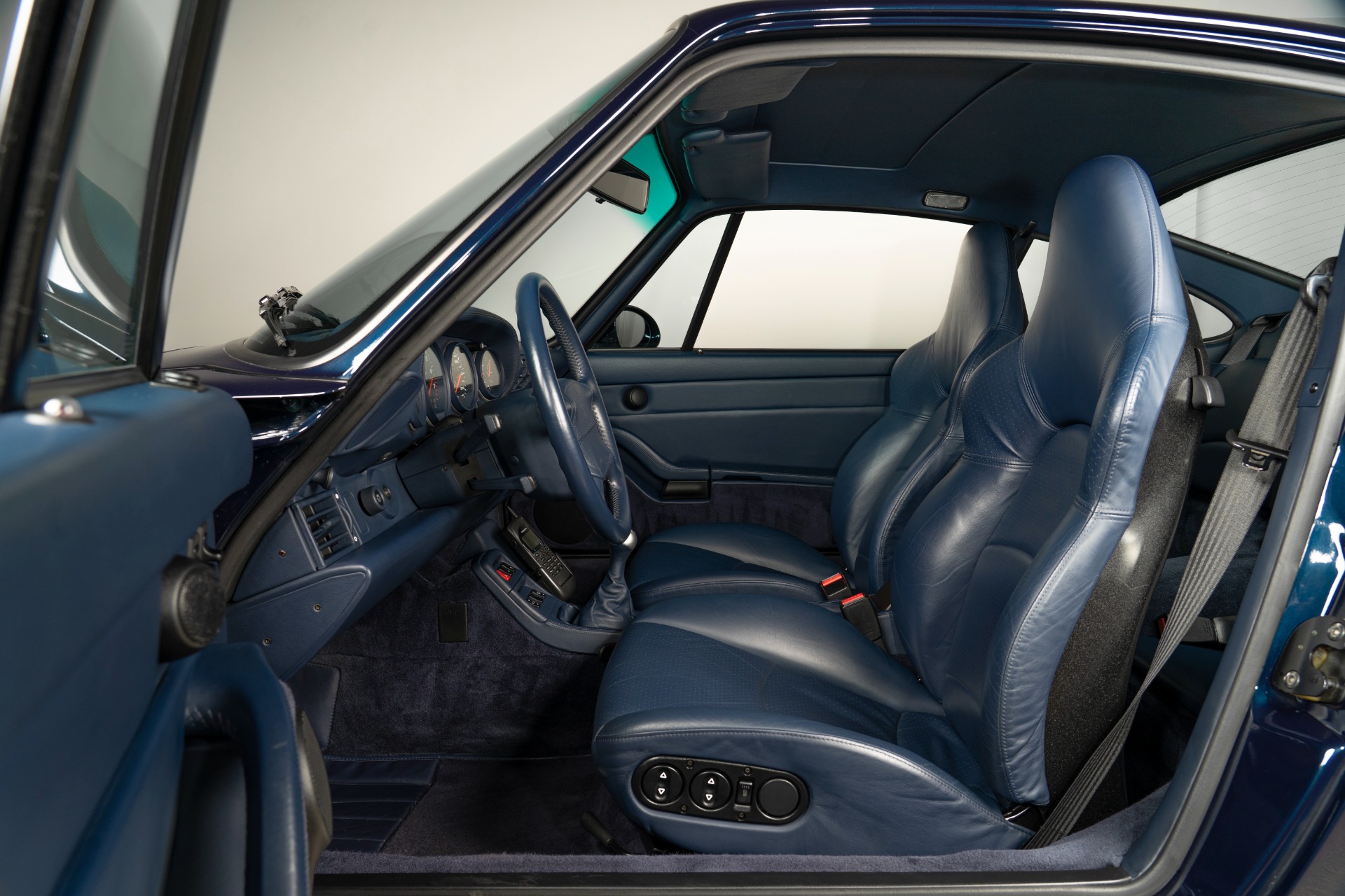 Used-1998-Porsche-Turbo-WLS2