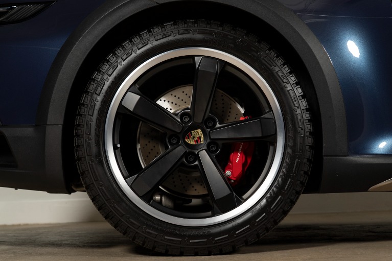 Used-2024-Porsche-911-Dakar