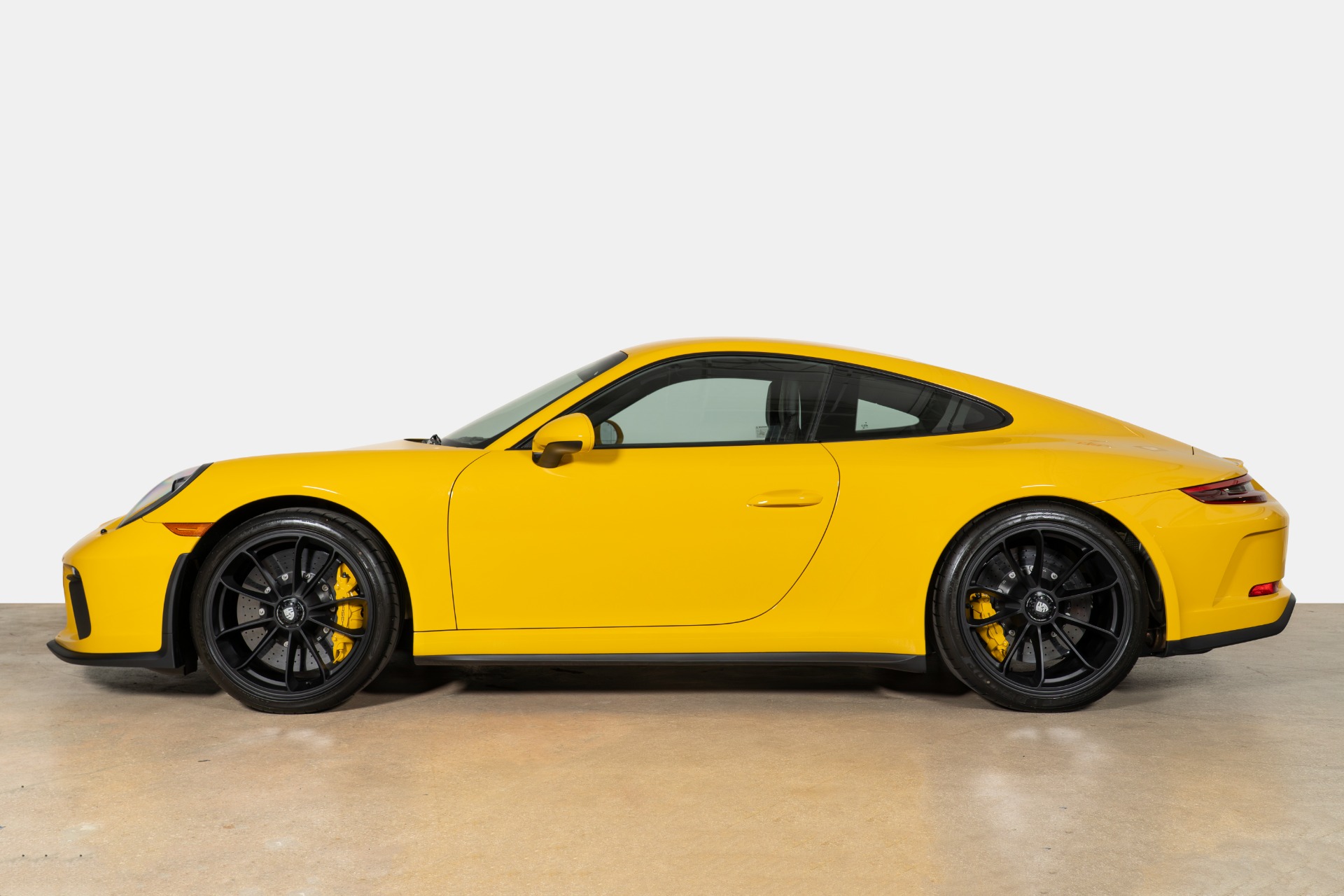 Used-2019-Porsche-911-GT3-Touring