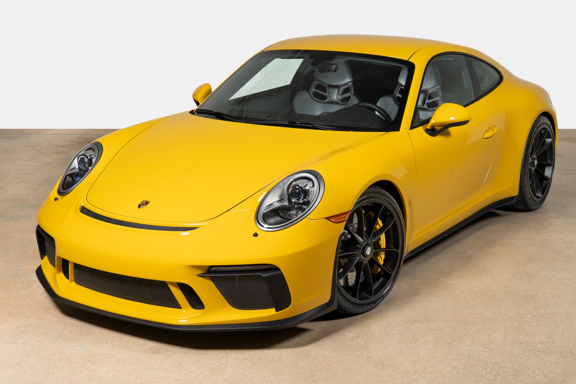 Used-2019-Porsche-911-GT3-Touring