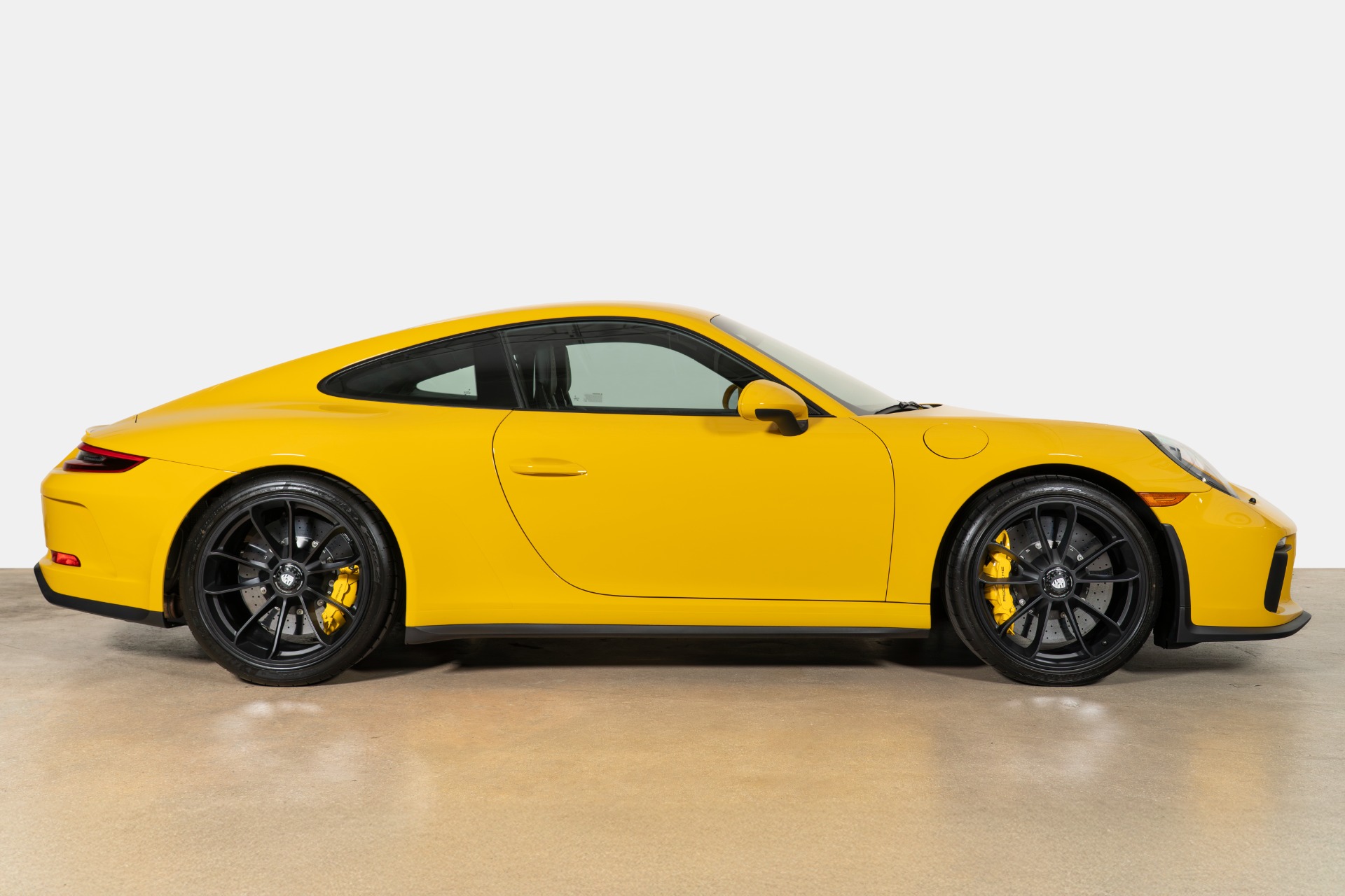 Used-2019-Porsche-911-GT3-Touring